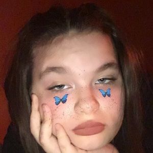 Meet your Posher, Chloe